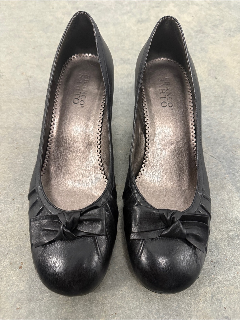 Franco Sarto Vintage Y2K Black Leather Knot-Accent Flats